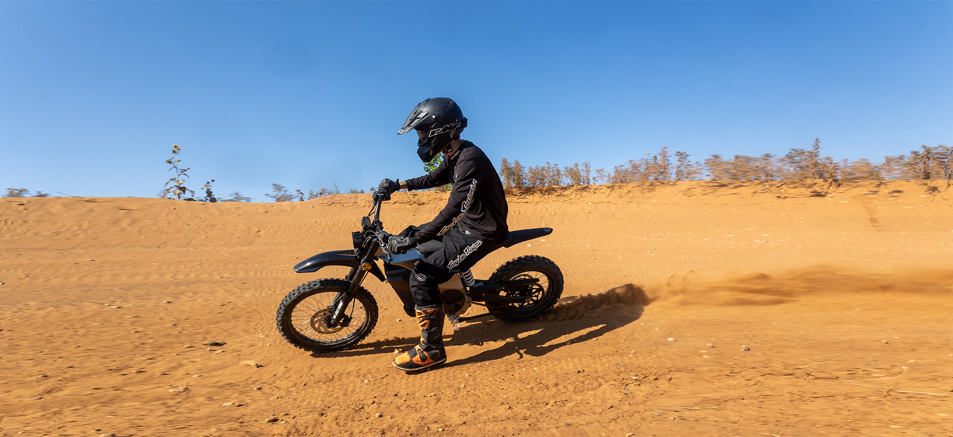 EVEREST 电动越野车